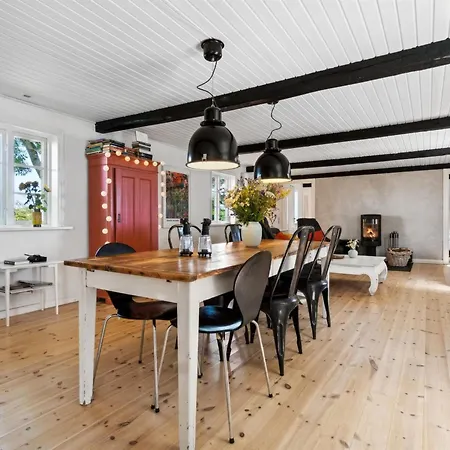 Helene - 2-4km From The Sea By Interhome *